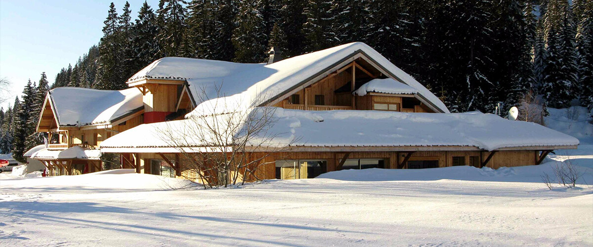 Les Roches 1500 : l'hôtel parfait pour passer l'hiver sur le plateau de Sommand à une heure d'Annecy