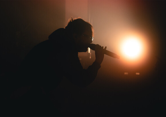 Wallace Cleaver en concert : la poésie brute du rap au Brise Glace