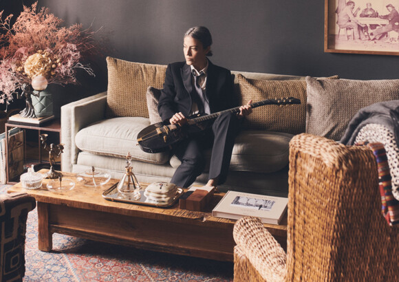 Keren Ann nous a parlé de son dernier album " Paris Amour", un disque lumineux, précis et habité