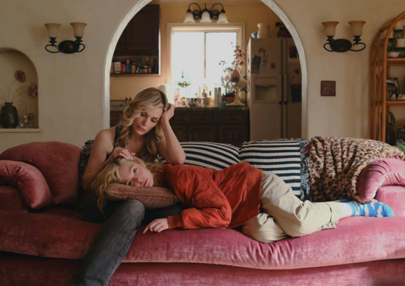 Margo a des problèmes d’argent, série Apple TV+ Avec Elle Fann i ng et M ichelle Pfe i ffer