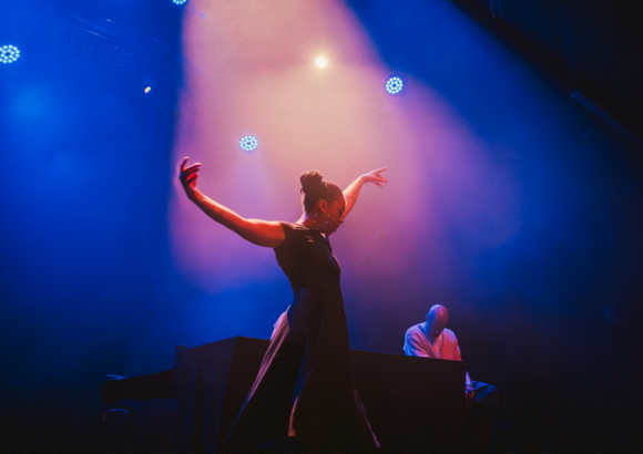 RAFFUT : à Vénissieux, la poésie sort du livre et monte sur scène