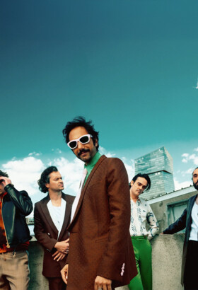 Interview : Feu! Chatterton. On a rencontré Arthur Teboul à l'occasion de la sortie de leur nouvel album le 12 septembre 2025 : Labyrinthe