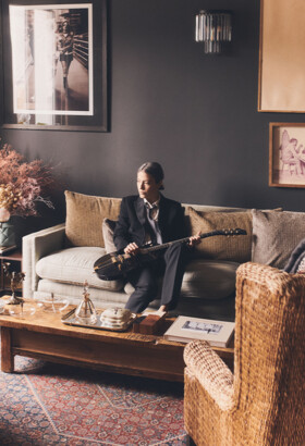 Keren Ann nous a parlé de son dernier album " Paris Amour", un disque lumineux, précis et habité