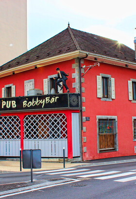 Bobby Bar