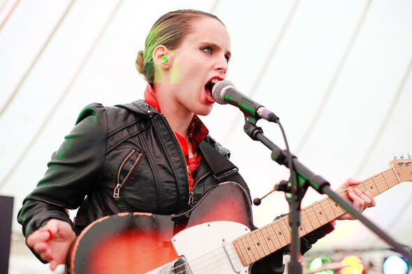 ANNA CALVI