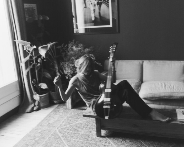 Keren Ann nous a parlé de son dernier album " Paris Amour", un disque lumineux, précis et habité