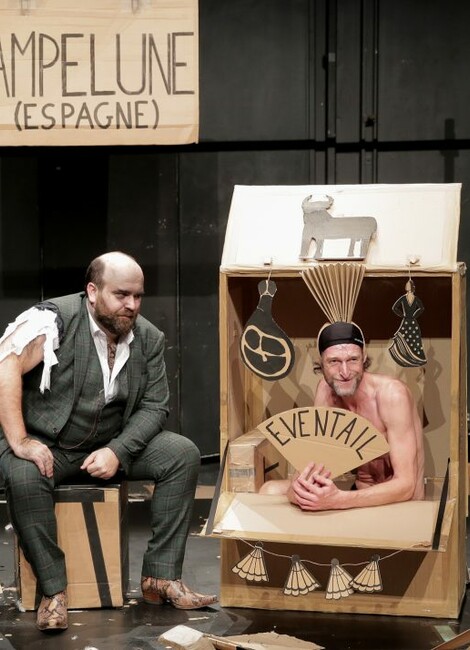 LES GROS PATINENT BIEN - CABARET DE CARTON