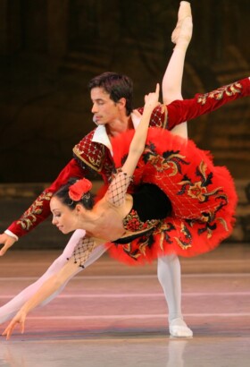 Les Étoiles De La Danse