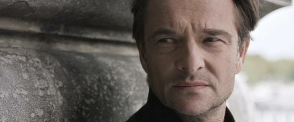 DAVID HALLYDAY