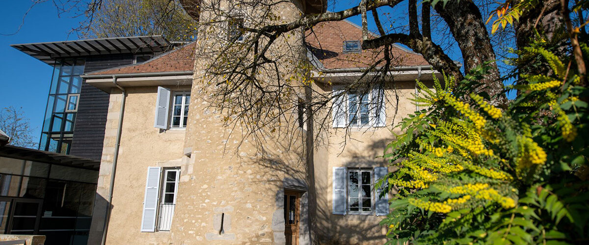 LE MANOIR DES LIVRES