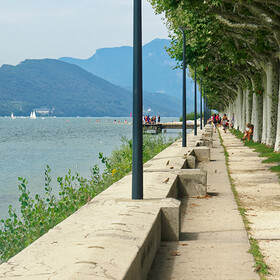 Esplanade du lac AIX LES BAINS